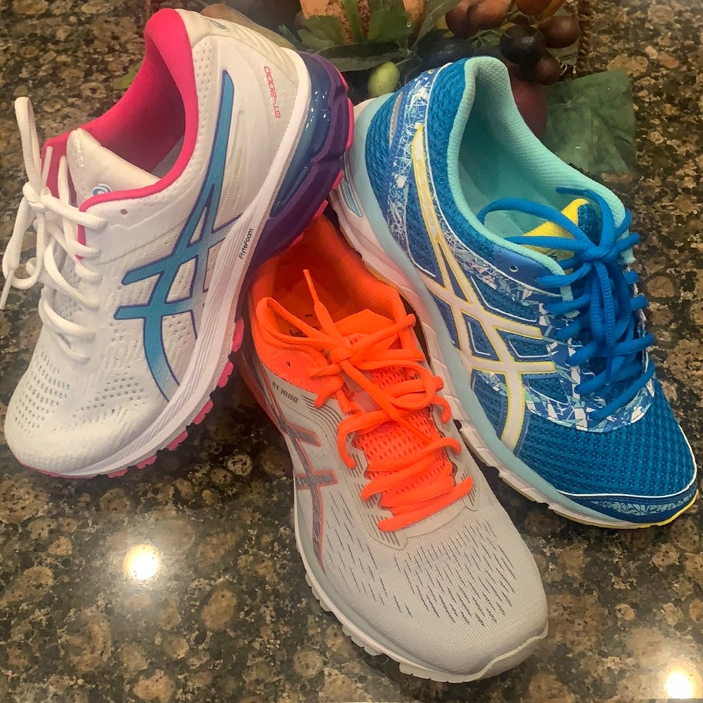 EUC three pairs of ASICS running shoes 8.5